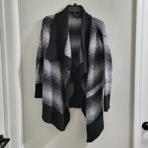 🥳4 for $25🥳 Romeo + Juliet Black and gray waterfall cardigan